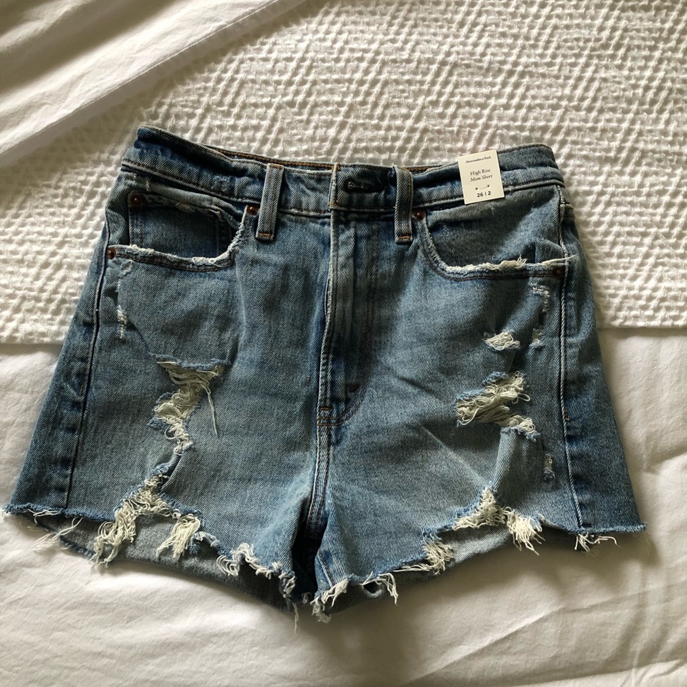 A&F high rise mom short